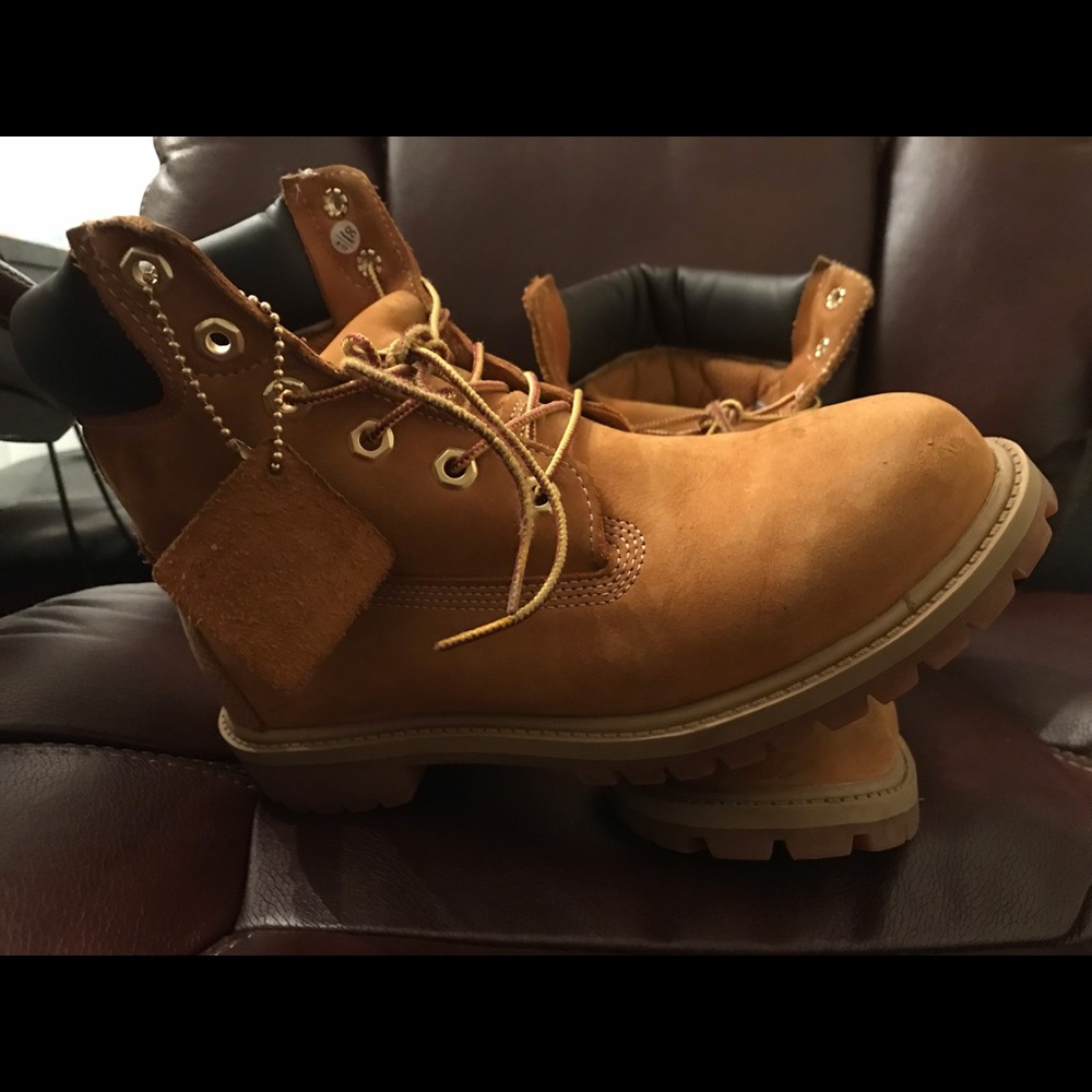 Boy’s youth size 5 Timberlands